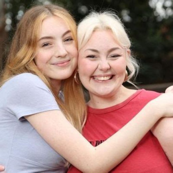 Bella Taylor Smith Wiki | Ethnicity, Sister Gabi And Sophia, Parents