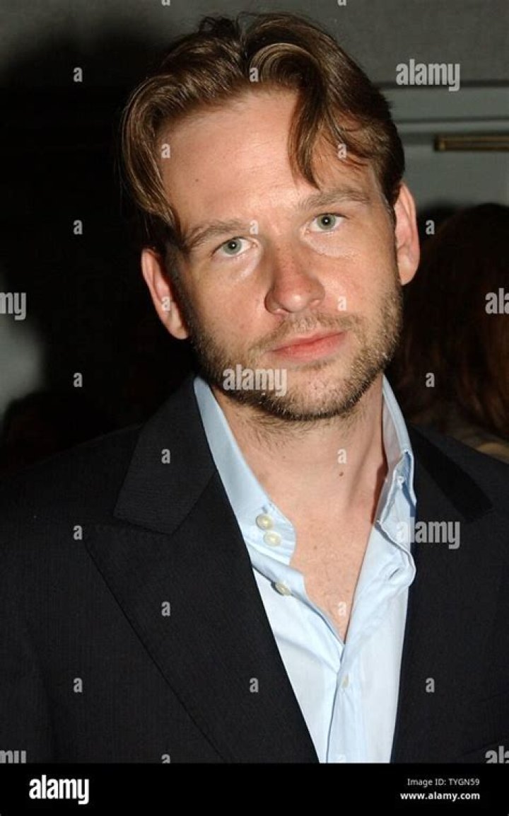 Dallas Roberts