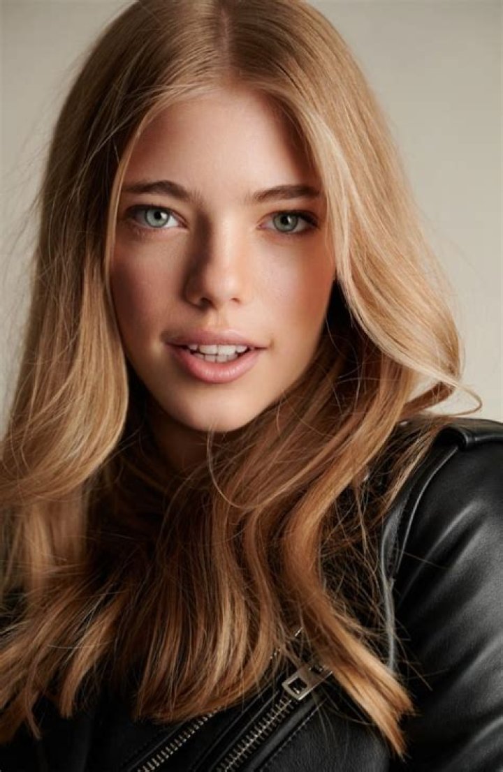 Elle McKinnon