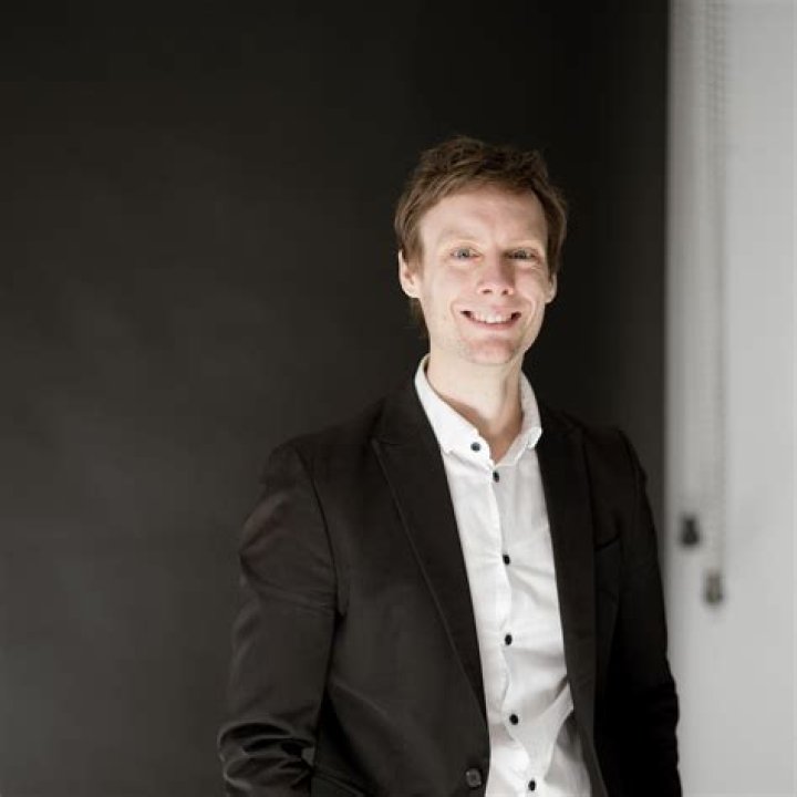 Jon Simmons