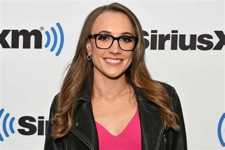 Kat Timpf Legs | Surgery | Before And After