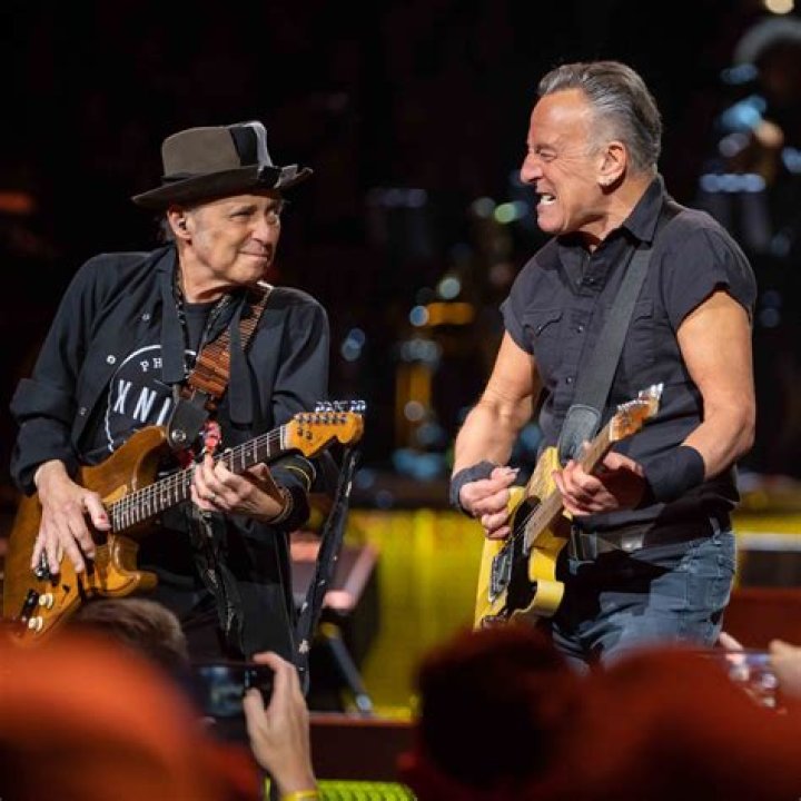 Nils Lofgren