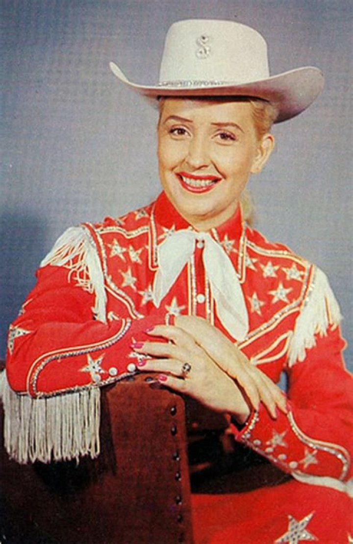 Sally Starr