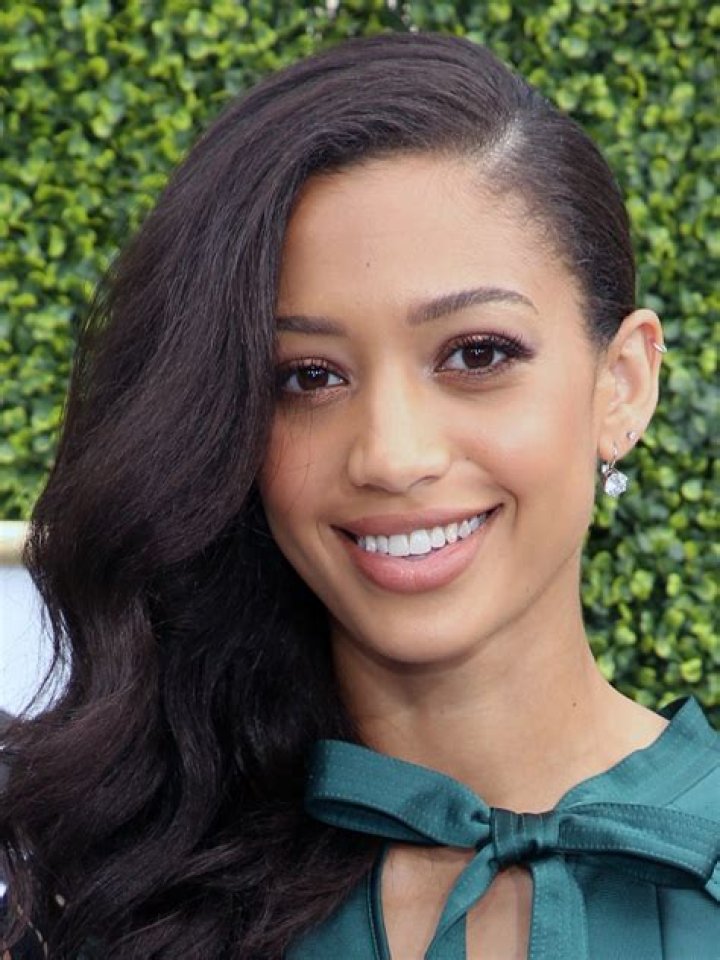 Samantha Logan