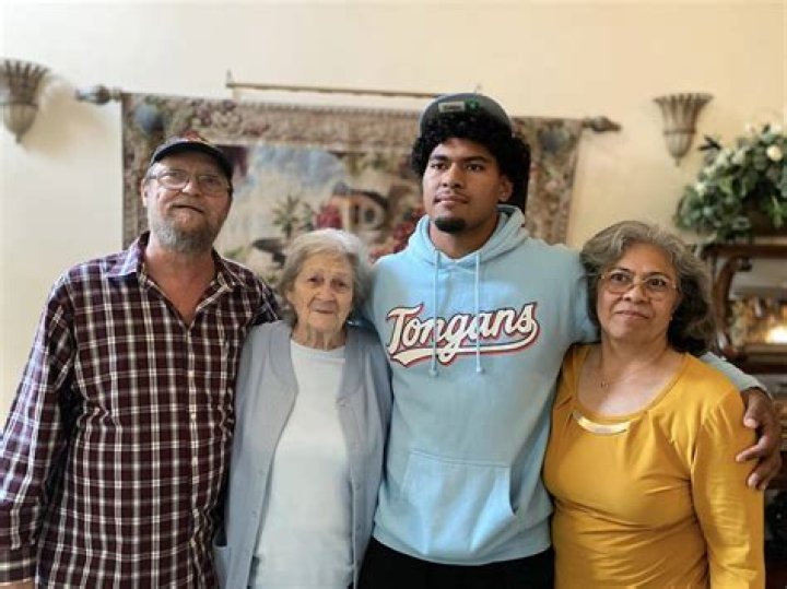 Tuli Letuligasenoa | Parents And Ethnicity