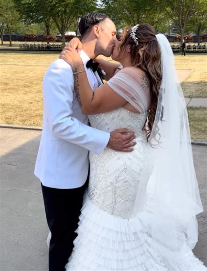 Vanessa Bayer Husband, Is She Married? Dating And Parents