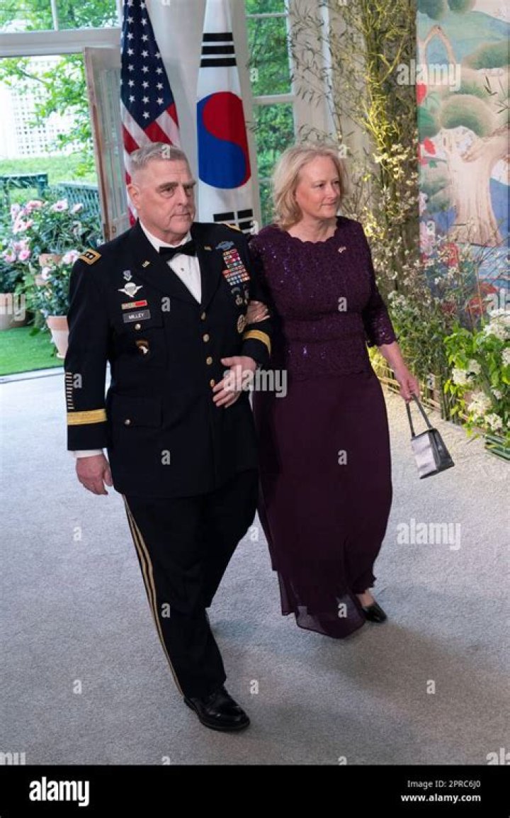 Who Is Hollyanne Milley, Mark Milley Wife? Wiki And Age