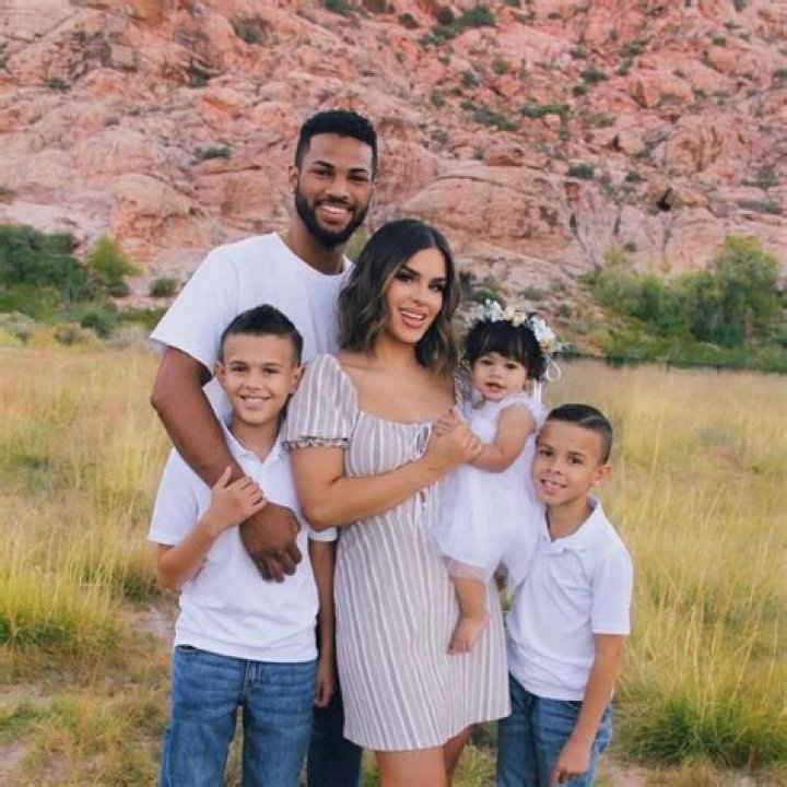 Wiki, Wife, Height, Net Worth, And Career Of Shane Mosley Jr